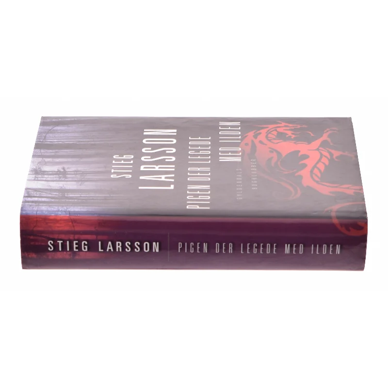 Pigen der legede med ilden af Stieg Larsson (Bog)