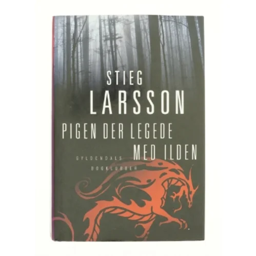 Pigen der legede med ilden af Stieg Larsson (Bog)