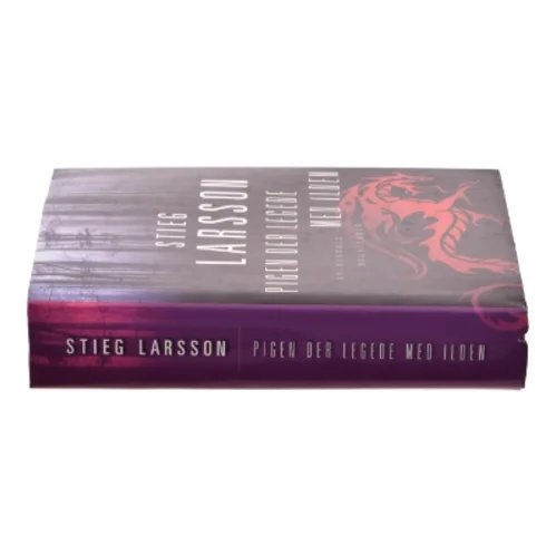 Pigen der legede med ilden af Stieg Larsson (Bog)