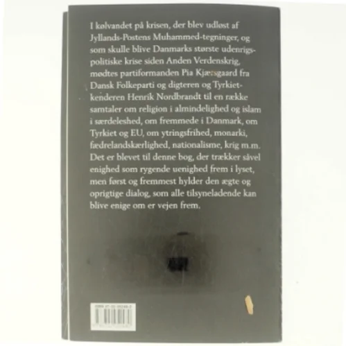 Digteren og partiformanden : samtaler mellem Henrik Nordbrandt og Pia Kjærsgaard (Bog)