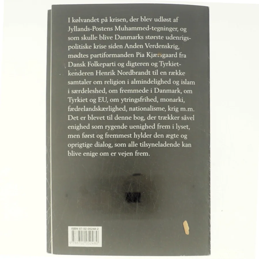 Digteren og partiformanden : samtaler mellem Henrik Nordbrandt og Pia Kjærsgaard (Bog)