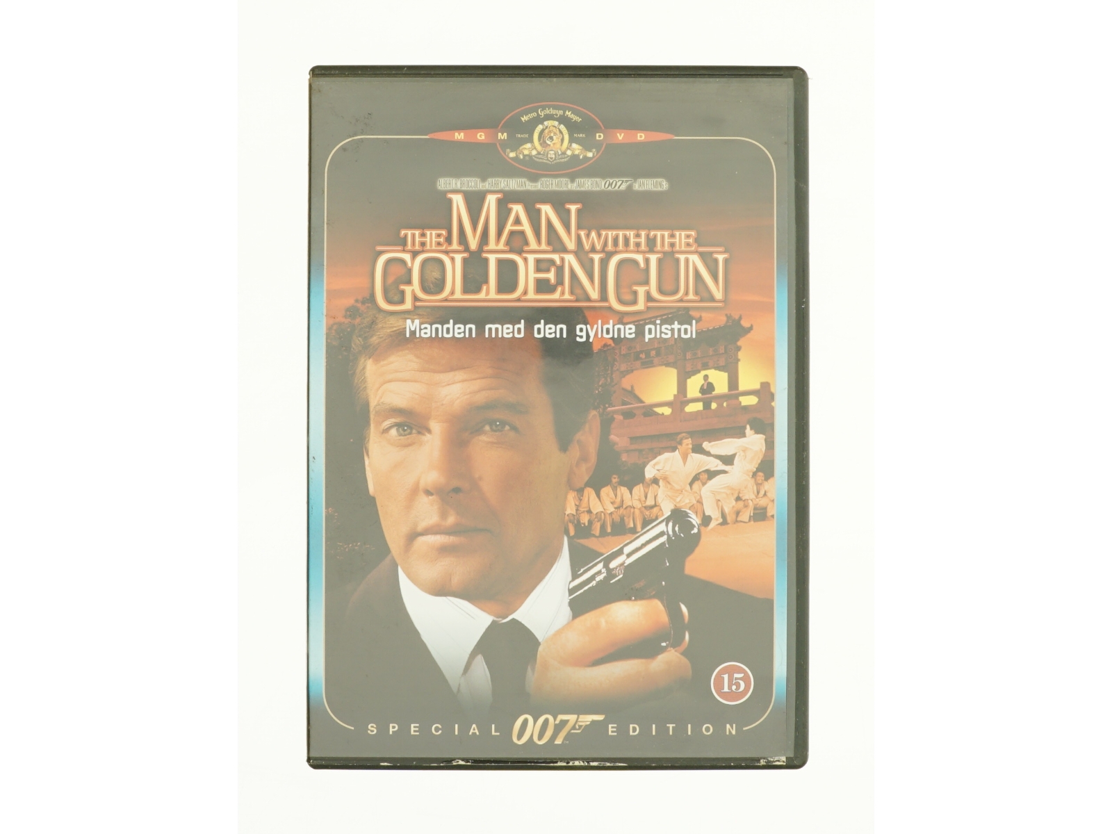 Agent 007 - the Man with the Golden Gun fra DVD