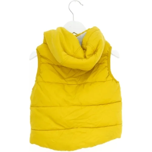 Børnet vest med hætte fra H&M (str. 104)