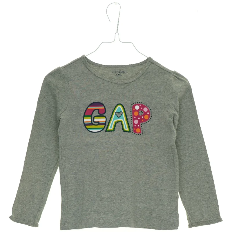 Langærmet t-shirt fra Gap (str. 104 cm)