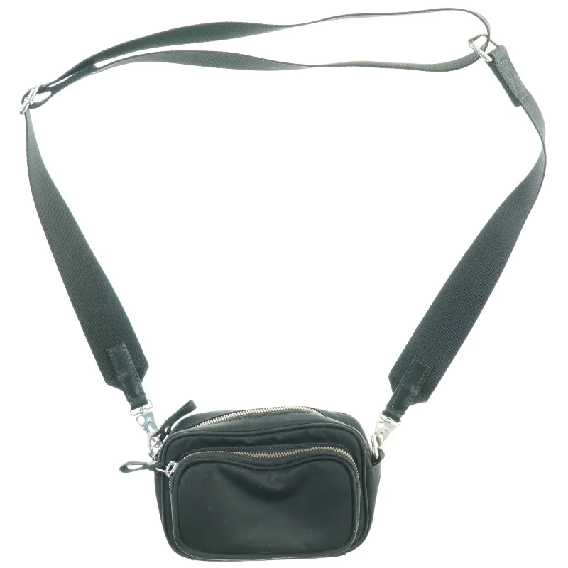 Arket crossbodybag fra Arket (str. 16 x 10 cm)