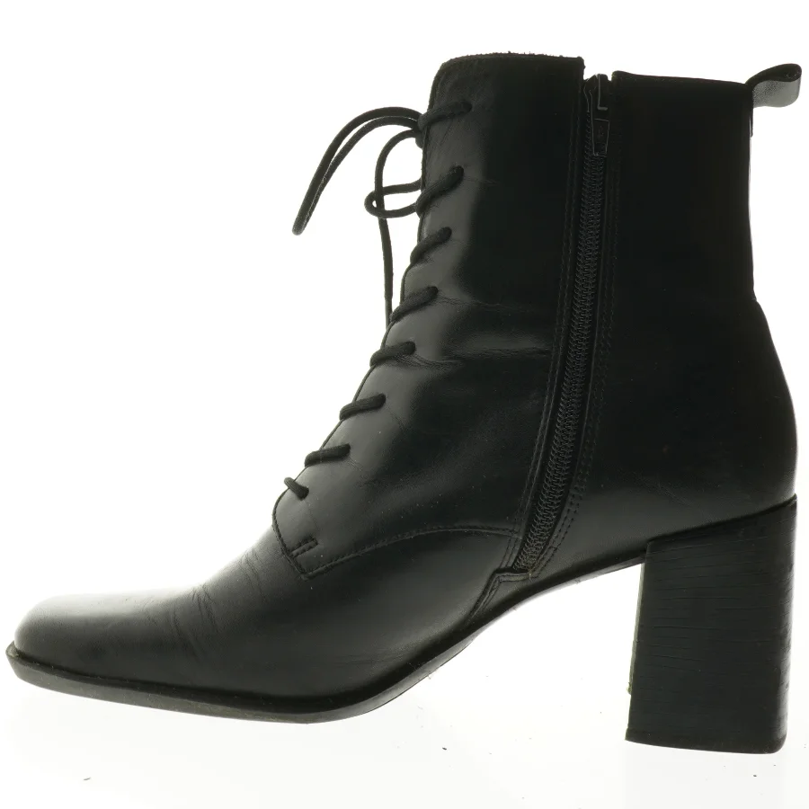Sorte snørestøvletter fra Nine West (str. 8,5 )