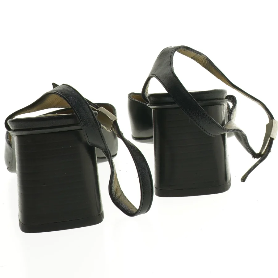 Sorte damesandaler med rem fra Enzo Moreno (str. 39)