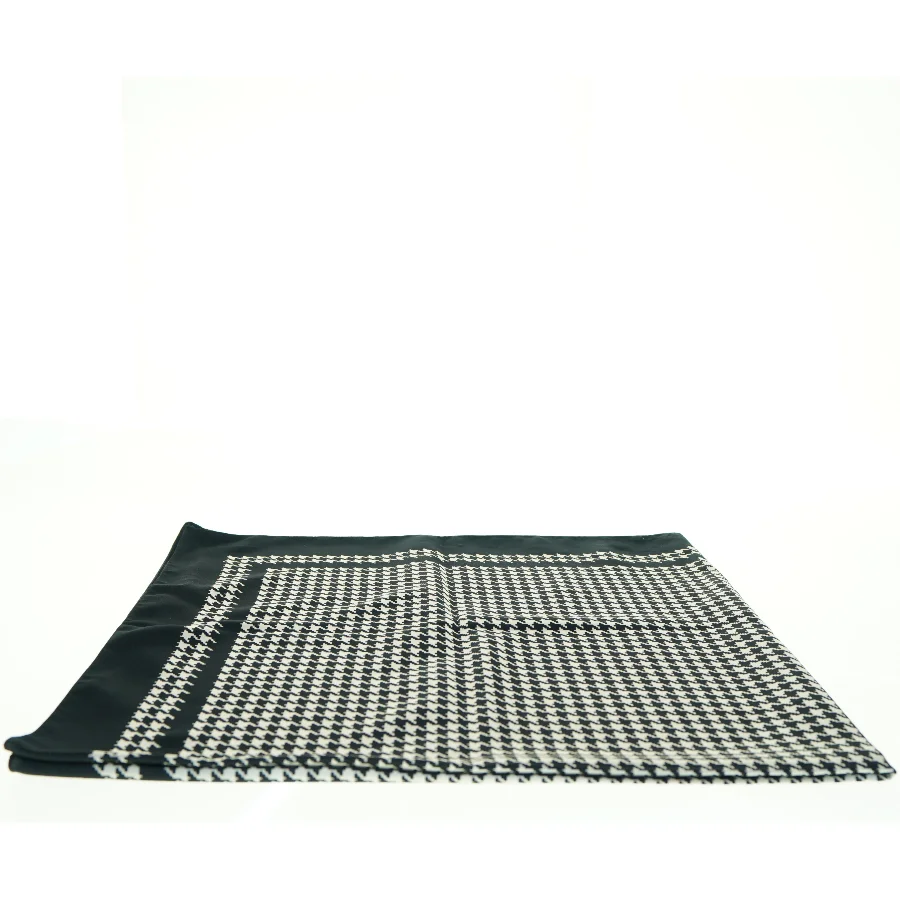 Ternet tørklæde (str. 87 x 83 cm)
