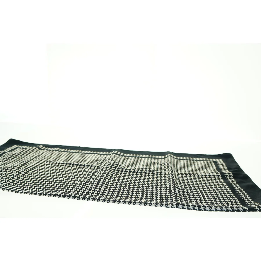 Ternet tørklæde (str. 87 x 83 cm)