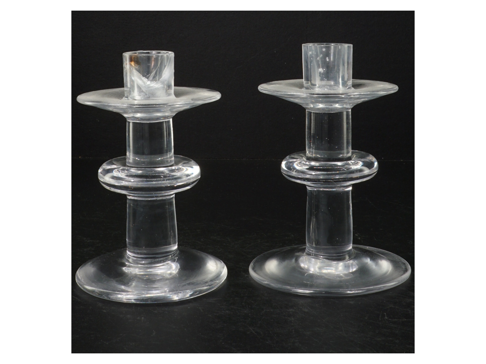 Glas lysestager (str. H. 15 cm)