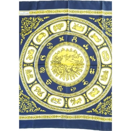 Blåt og gult tørklæde med zodiaktegn fra Bianchini Férier (str. 75 x. 78 cm)
