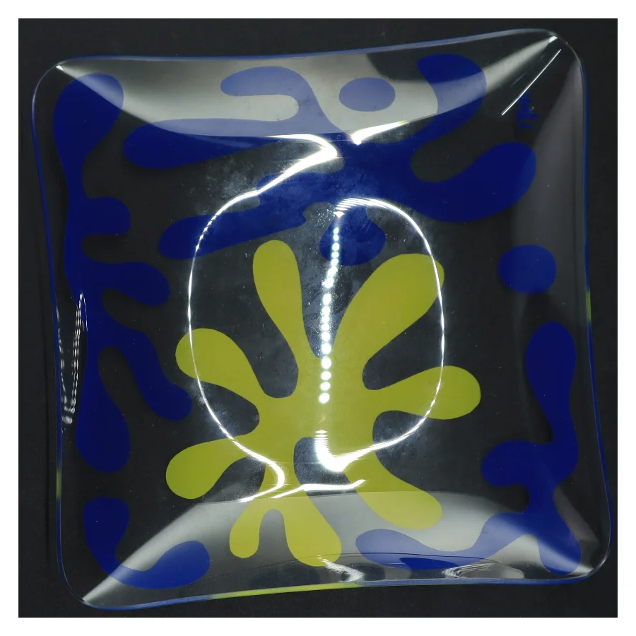 Glasfad med blå og gul dekoration (str. 19 x 19 cm)