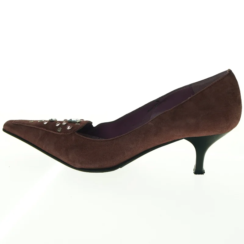 Brune damesko med dekoration (str. 39)