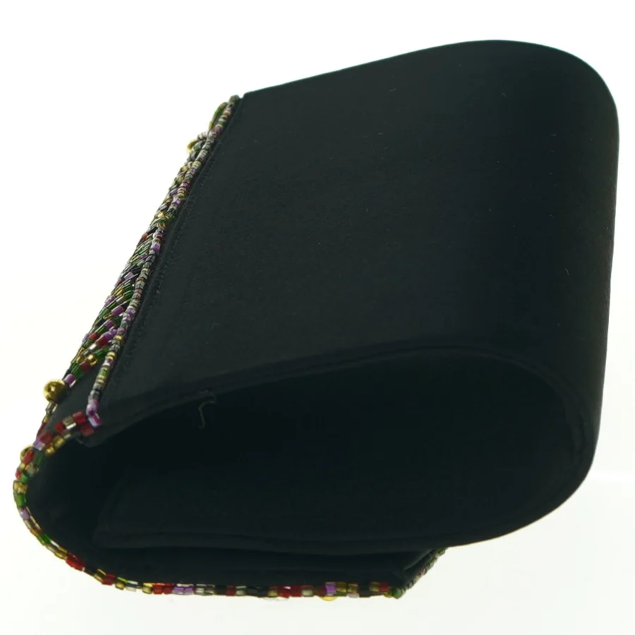 Perlebelagt pung (str. 23 x 11 cm)