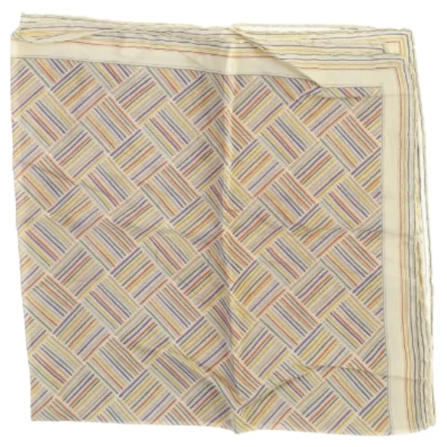Mønstret tørklæde (str. 65 x. 65 cm)