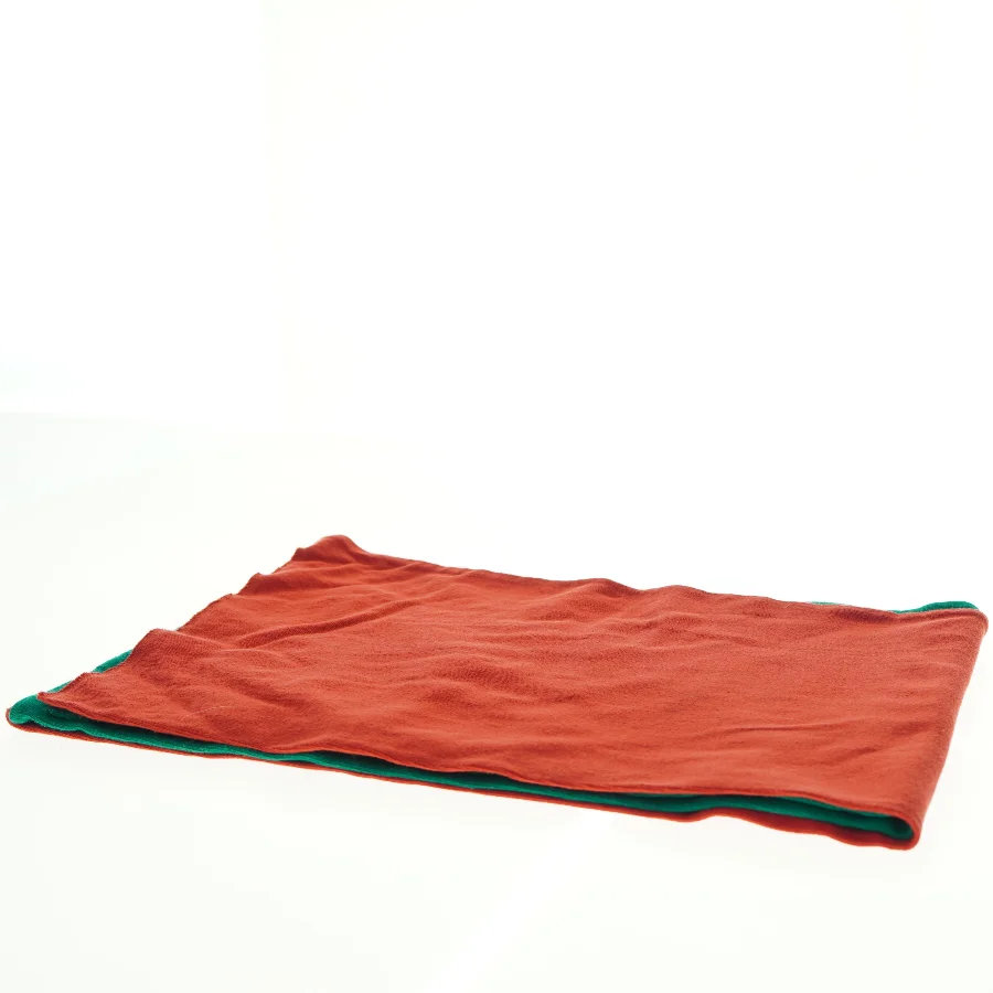 Dobbeltfarvet tæppe (str. 27 x 69 cm)
