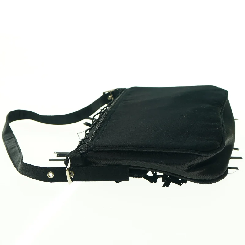 Sort skuldertaske med frynser (str. 24 x 16 cm)