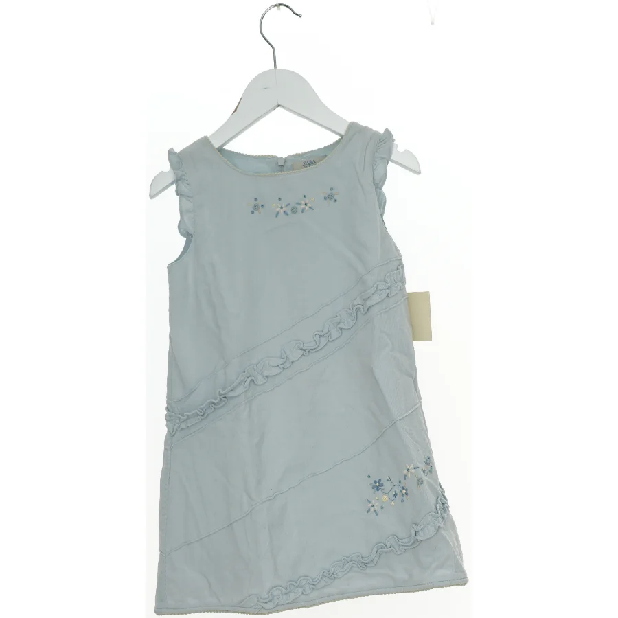 Kjole fra Zara (str. 110 cm)