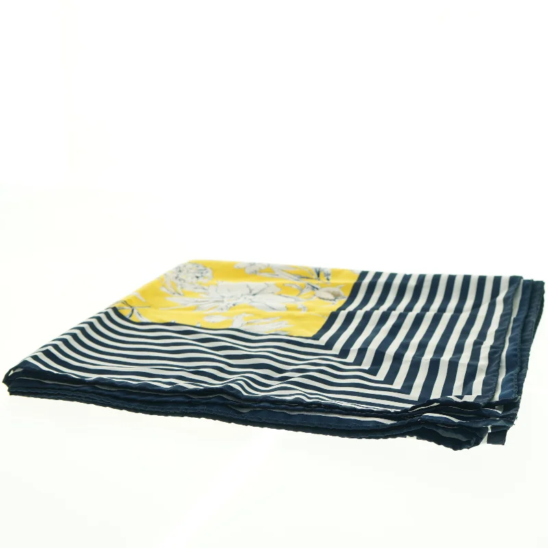 Mønstret tørklæde fra Prècis (str. 135 x 137 cm)