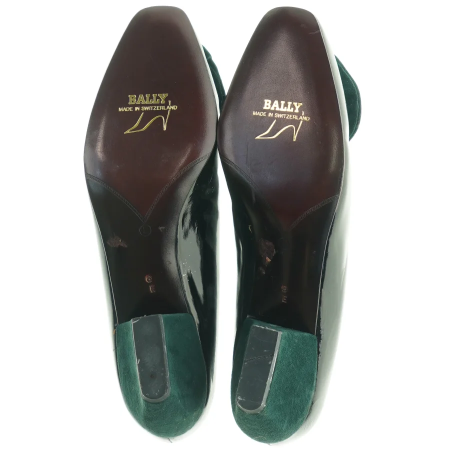 Bally laksko med fløjlsdetaljer fra Bally (str. 6)