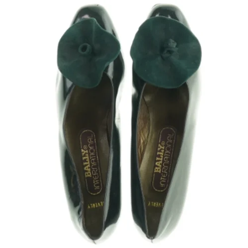 Bally laksko med fløjlsdetaljer fra Bally (str. 6)