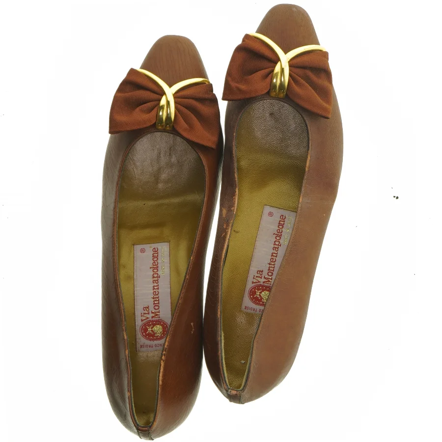 Brune pumps med sløjfe fra Via Montenapoleone (str. 39,5)