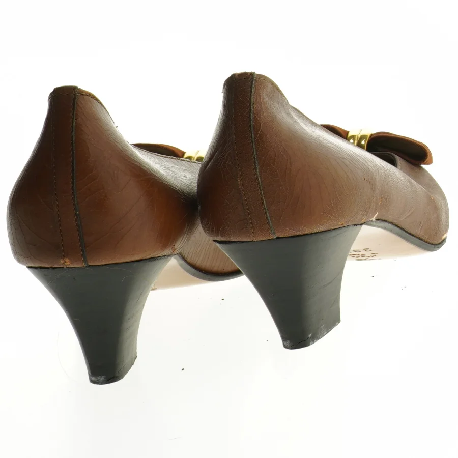 Brune pumps med sløjfe fra Via Montenapoleone (str. 39,5)