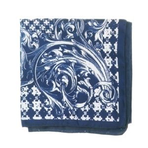 Blåt og hvidt tørklæde (str. 85 x 85 cm)