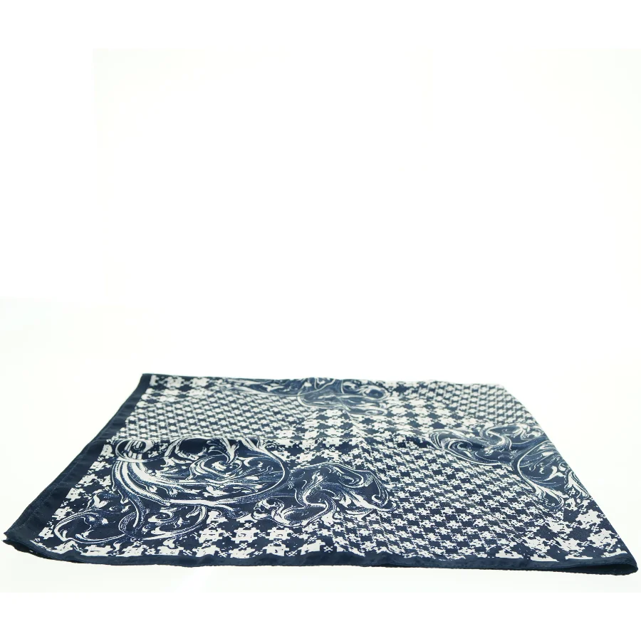 Blåt og hvidt tørklæde (str. 85 x 85 cm)