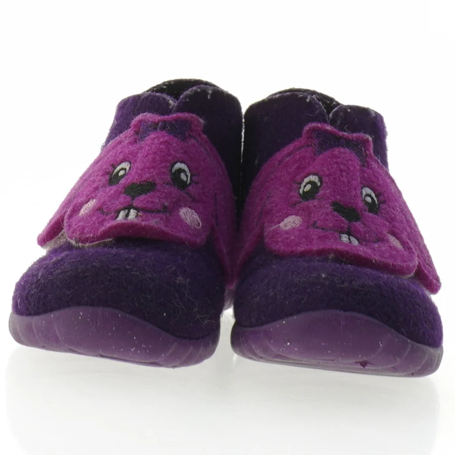 Hjemmesko med kaninmotiv fra Superfit (str. 24)