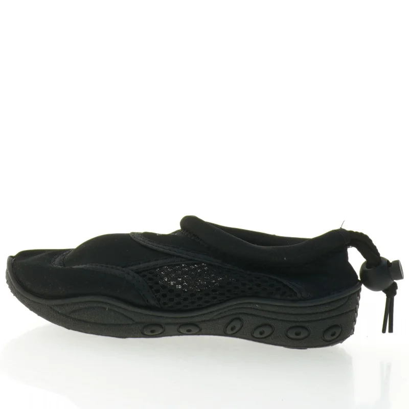 Badesko fra Tecnopro (str. 26)