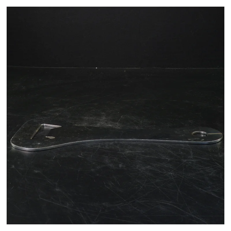 Flaskåbner af metal (str. 26x12 cm)