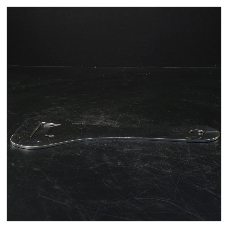 Flaskåbner af metal (str. 26x12 cm)