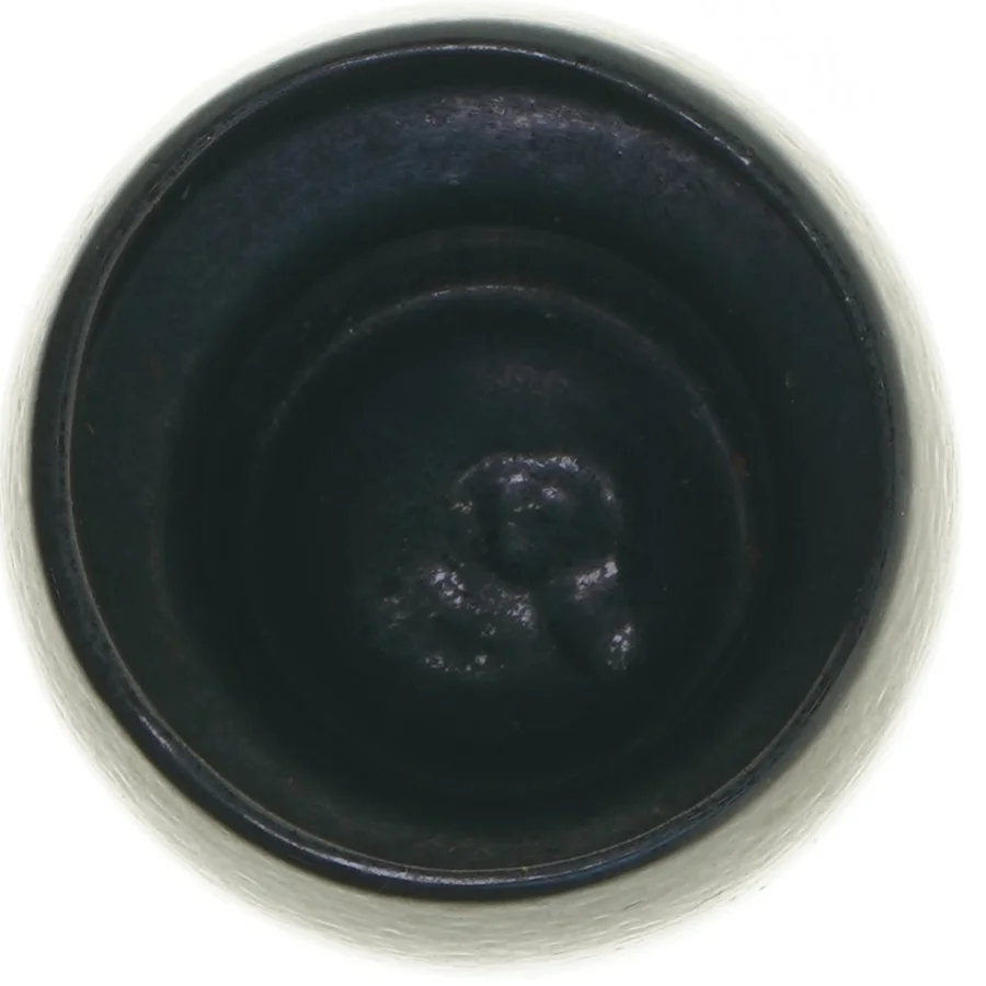 Keramisk vase i sort og beige (str. Ø. 11 cm. længde. 20,5 cm)