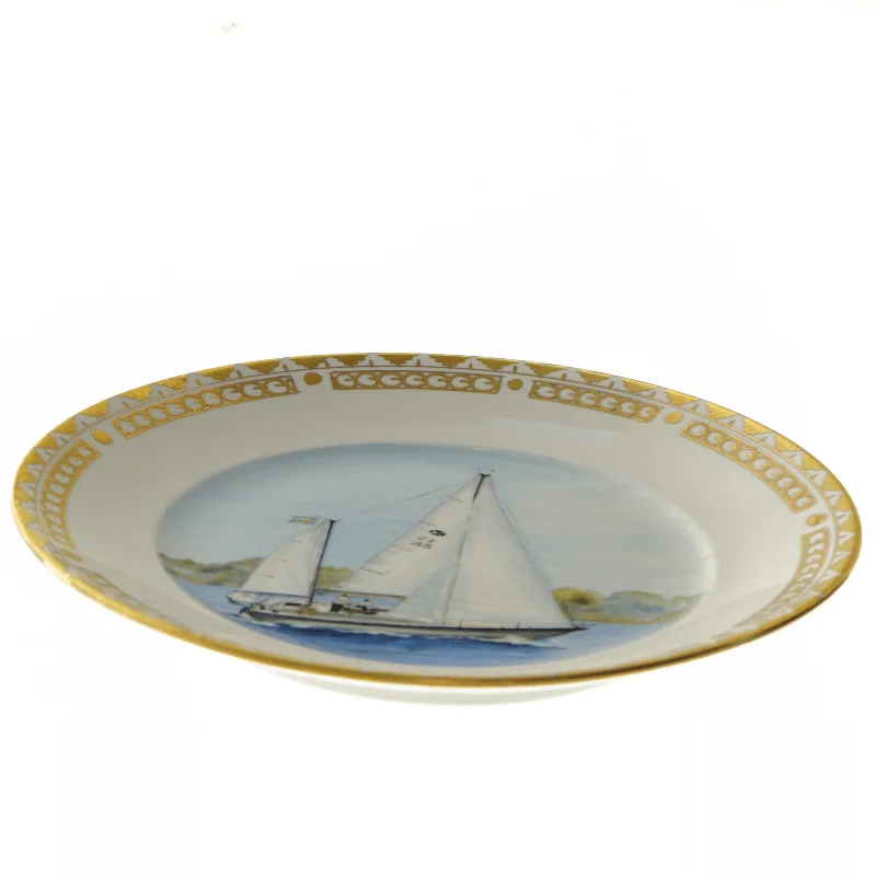Skibsportræt på porcelæns tallerken (str. Ø 27,5 cm) fra Royal Copenhagen