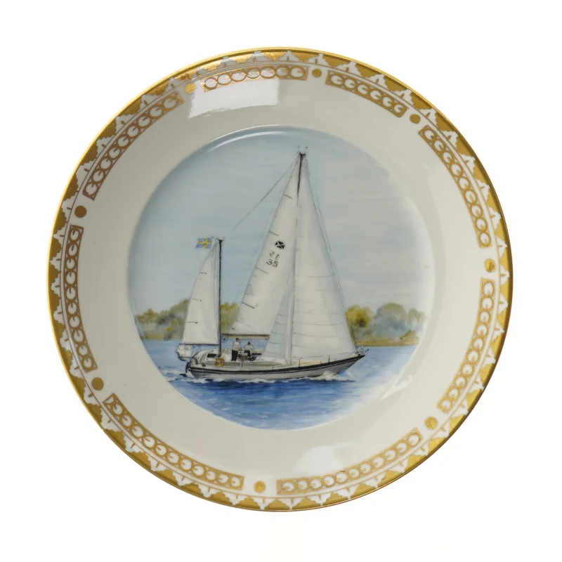 Skibsportræt på porcelæns tallerken (str. Ø 27,5 cm) fra Royal Copenhagen