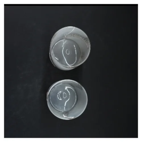 Glasvaser med dekoration (str. 8,5 cm x 16 cm)