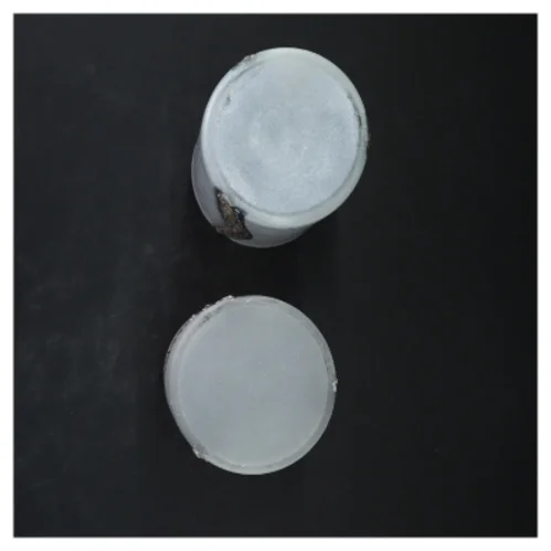 Glasvaser med dekoration (str. 8,5 cm x 16 cm)