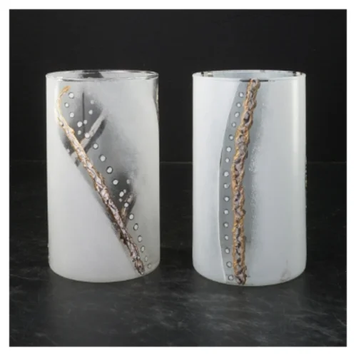 Glasvaser med dekoration (str. 8,5 cm x 16 cm)