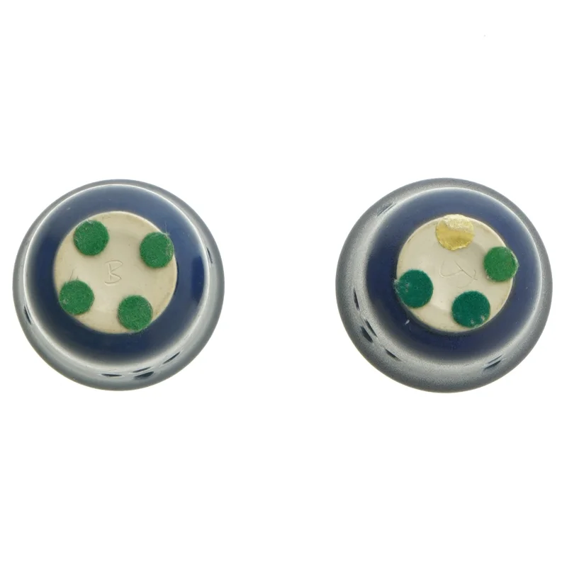 Blå lysestager med huller (str. 6x6 cm)