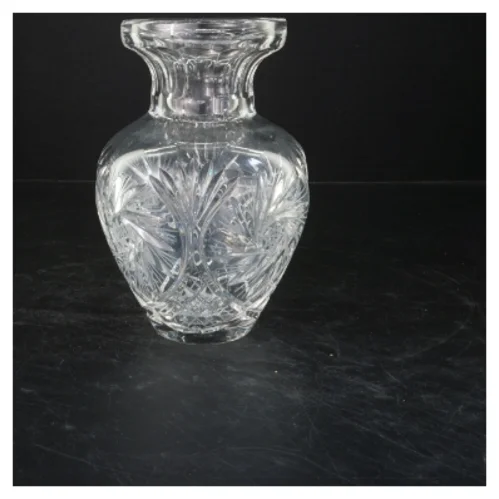 Glasvase med præget mønster (str. 19x12 cm)