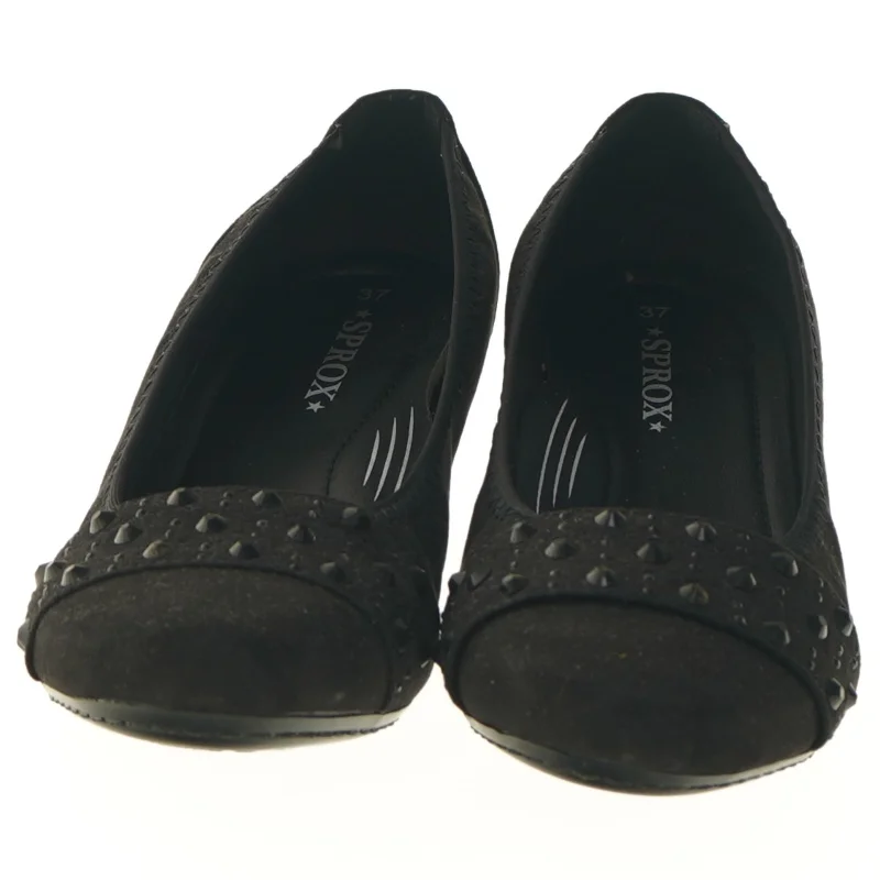 Sorte damesko med hæl og pynt fra Sprox (str. 37 )