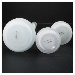 Sæt af hvide vaser i forskellige størrelser fra Normann Copenhagen (str. 40 og 30 og 20 cm)