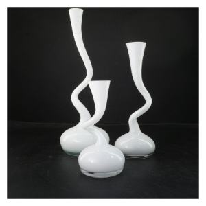 Sæt af hvide vaser i forskellige størrelser fra Normann Copenhagen (str. 40 og 30 og 20 cm)