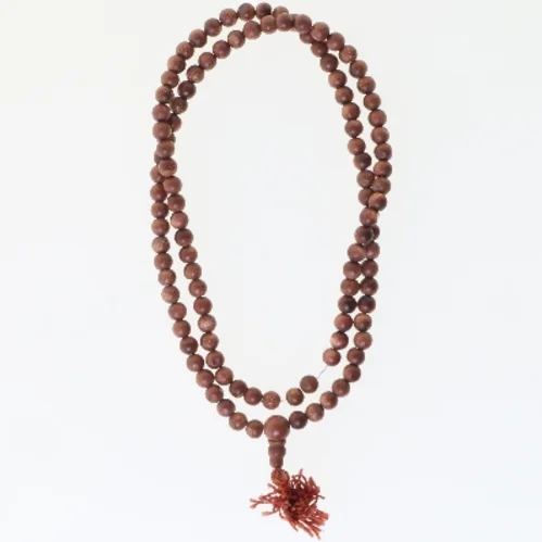 Rødt perlekæde med kvast (str. 70 cm)