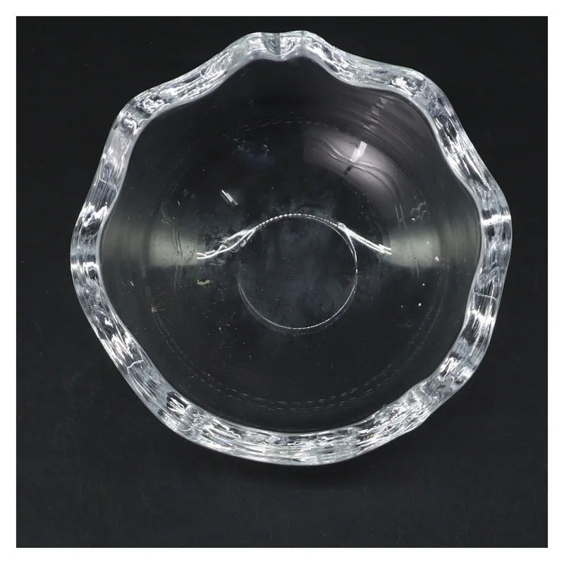 Glas skål med bølget kant (str. Ø 11,5 cm højde 10,5 cm)