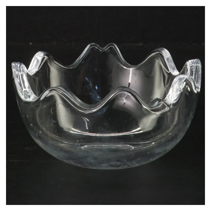Glas skål med bølget kant (str. Ø 11,5 cm højde 10,5 cm)