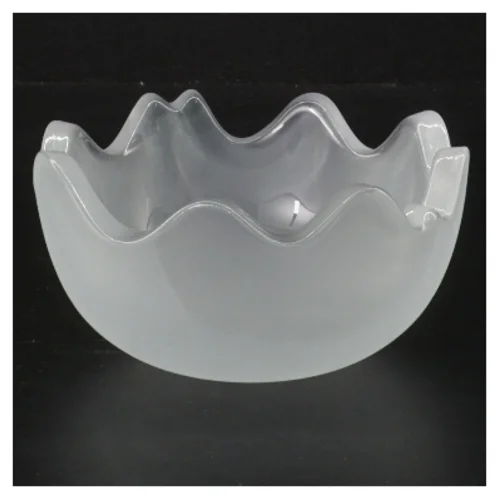 Glas skål med bølget kant (str. Ø 11,5 cm højde 10,5 cm)