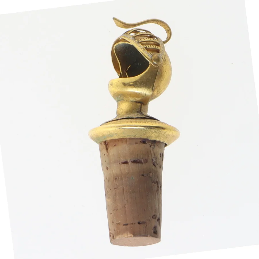 Korkprop med hjelm design (str. 8 cm)
