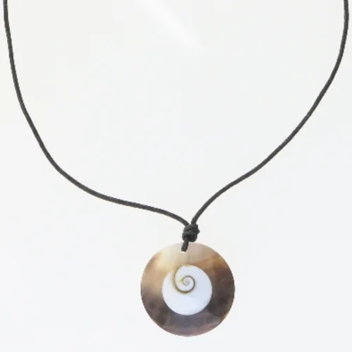 Halskæde med spiralvedhæng (str. 46 cm)